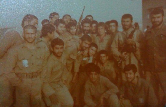 شهید موسوی دامغانی [در جمع رزمندگان]_34
